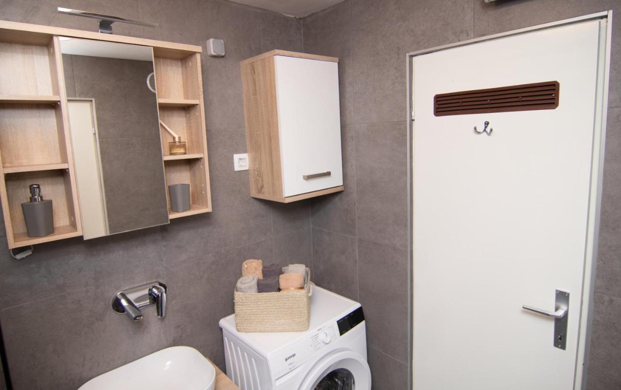 Valkane Beach Studio Apartment Pula Exterior foto