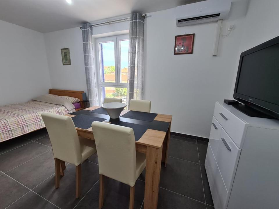 Valkane Beach Studio Apartment Pula Exterior foto