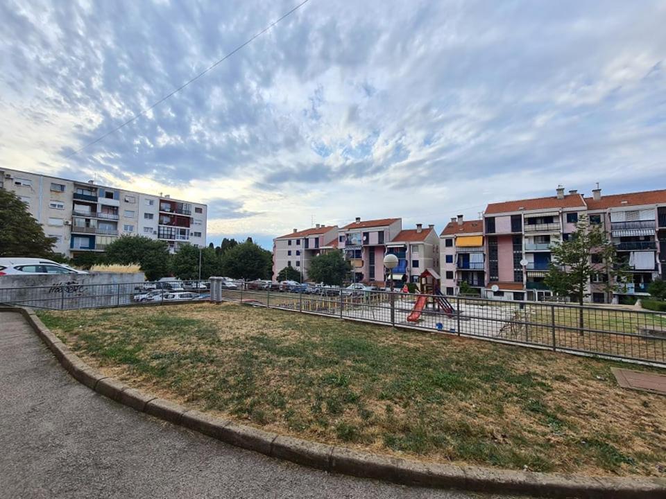 Valkane Beach Studio Apartment Pula Exterior foto