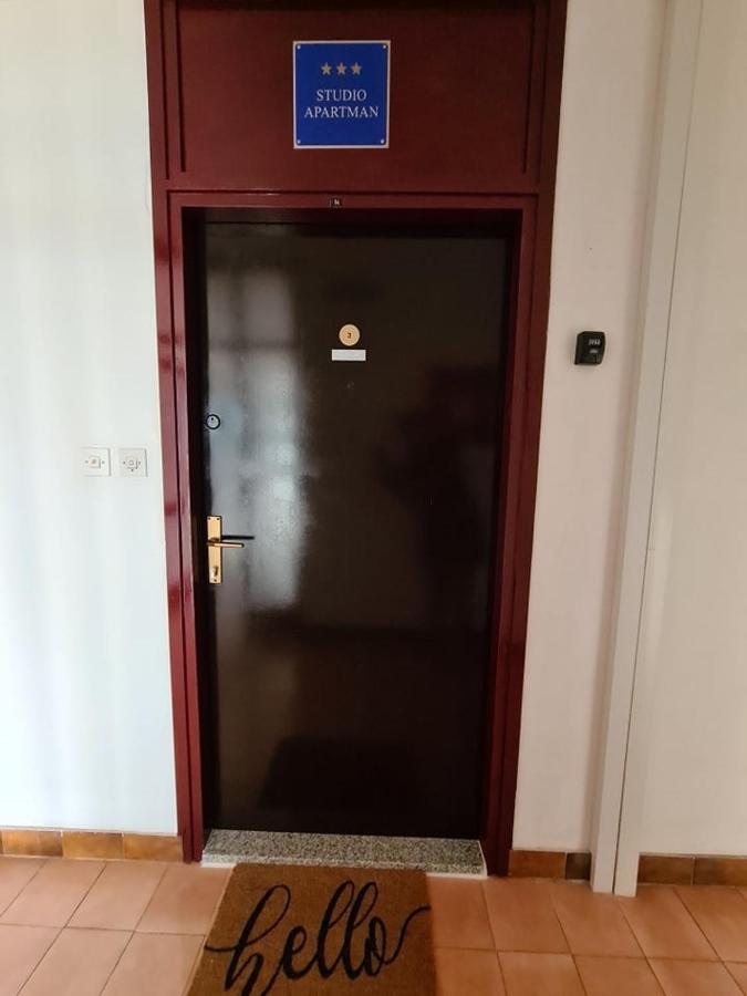 Valkane Beach Studio Apartment Pula Exterior foto